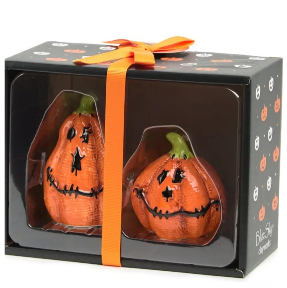 NWT Salt & Pepper Shakers - Picture 3 of 5